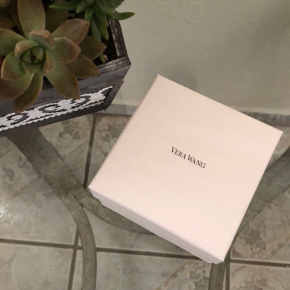 Vera Wang Body Luxury Shimmering Powder Puff